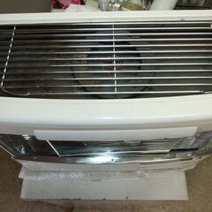 【紋別市発】　サンポット FFR-7031KF(R)シルバーグレー FF式石油暖房機 Kabec カベック　2019年4月製造　中古　通電/燃焼確認　1.61～7.00kW外形寸法 高さ590×幅700×奥行374木造18畳、コンクリート29畳　店舗引き渡し　引取り限定