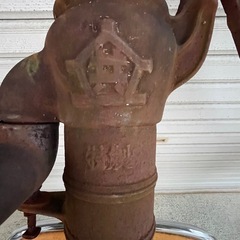 レトロ井戸用手動ポンプ