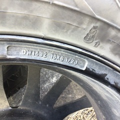 交渉中　　　　冬タイヤホイル付き 4本セット　