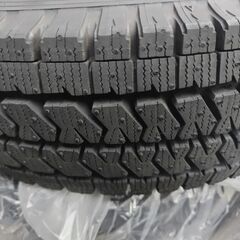 軽トラ・軽バンスタッドレスタイヤホイールほぼ新品タイヤ