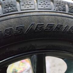 スタッドレスタイヤ　2021年　アルミホイール付き