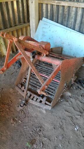 野菜 掘り取り機  農機具 農業  ヤンマー  ニプロ  クボタ