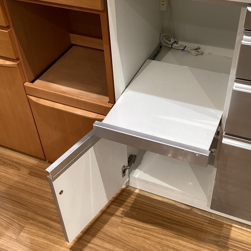 美品 ケントⅡ ダイニングボード 4枚扉 スライドテーブル付き