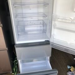 NO 641★福岡市内配送設置無料★ AQUA AQR-271F-S ミスティシルバー [冷蔵庫（272L・右開き・3ドア）]