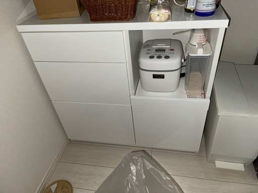 LYNN HOLLYN リンホーリン 食器棚 ・ 飾り棚、アメリカ製、幅114cm Used