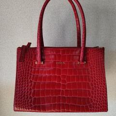 美品　フルラ FURLA  トートバッグ クロコダイル型押し  レザー  ローズ レッド 美品 フルラ FURLA トートバッグ クロコダイル型押し レザー ローズ レッド