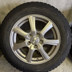 スタッドレスタイヤ　215/60R16　