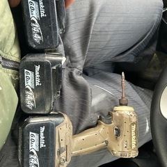 マキタ　14，4ボルト バッテリー3個　本体1個