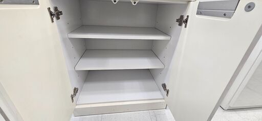 リユースのサカイ栃木店☆ジモティ割あり☆ 食器棚 アイボリー W80×D34 