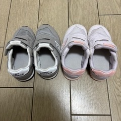 【まとめ売り】New Balance ベビーシューズ グレー/ピンク