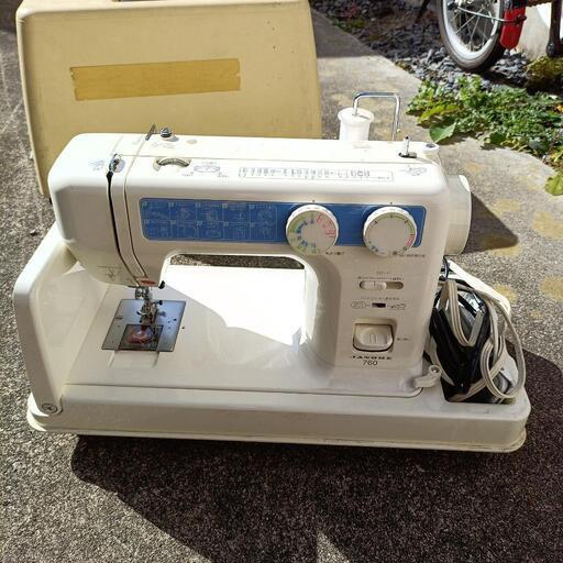 Janome 760 ミシン JANOME 760 電動ミシン クリーム色 コンピュータ Janome 760 ミシン JANOME 760 電動ミシン クリーム色 コンピュータ