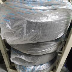 スタッドレスタイヤ　4本　235/60R/18