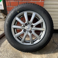 ブリヂストンスタッドレスタイヤ175/65R14　