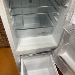 ☆中古￥13,800！Hisense　134㍑2ドア冷蔵庫　家電　2020年製　HR-G13B-W型　幅48㎝ｘ奥行59㎝ｘ高さ113㎝　【BK050】