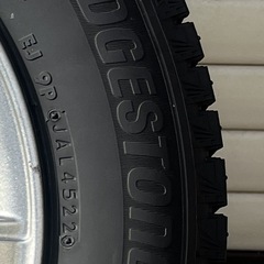ブリヂストンスタッドレスタイヤ175/65R14　