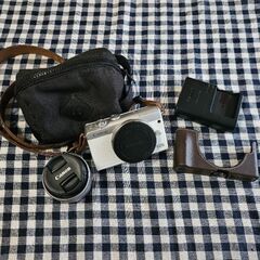 Canon EOS M100 EF-M15-45 IS STM レンズキット WH