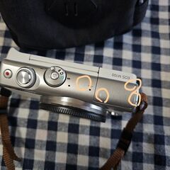 Canon EOS M100 EF-M15-45 IS STM レンズキット WH