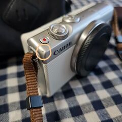 Canon EOS M100 EF-M15-45 IS STM レンズキット WH