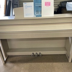 珍しい木白色 2019年製　ヤマハ電子ピアノ クラビノーバ　CLP-645WA木製鍵盤中古美品です　専門椅子付き