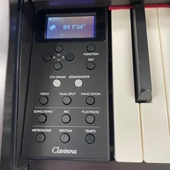 ヤマハ電子ピアノ中古美品YAMAHA  CLP-735R 2020年製　高低調整可能椅子付き 