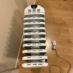 【美品】デロンギ　アミカルド オイルヒーター RHJ35M1015-BK