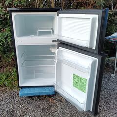 ☆お届け可!!☆2023年製 comfee 90L 2ドア 冷凍冷蔵庫 RCT90BL(