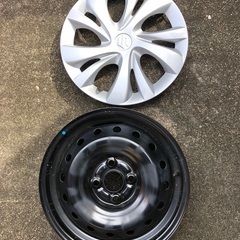 スズキ　スイフトのホイールキャップ+スチールホイール