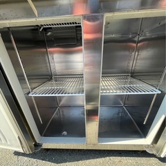 【動確済み】ホシザキ 業務用 縦型 冷凍冷蔵庫 HRF-90XT 大容量 冷蔵433L 冷凍130L 単相100V 厨房機材 縦型4枚扉 4ドア 1凍3蔵 大阪発