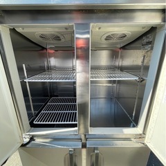 【動確済み】ホシザキ 業務用 縦型 冷凍冷蔵庫 HRF-90XT 大容量 冷蔵433L 冷凍130L 単相100V 厨房機材 縦型4枚扉 4ドア 1凍3蔵 大阪発
