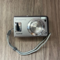 FUJIFILM ファインピクセル　シルバー　デジタルカメラ
