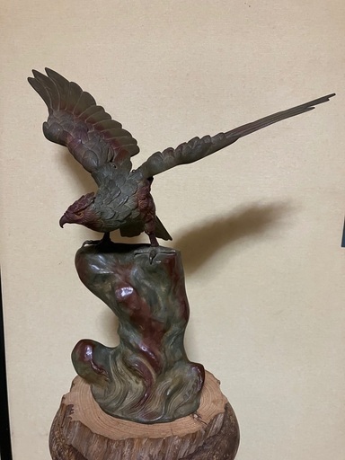 美品　鷹置物　銘あり