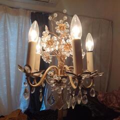 エステサロンのベッドや家具、照明全て 格安でお譲りします！