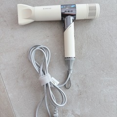 半額以下　保証あり　キヌジョドライヤー　絹女