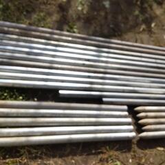 単管パイプ + 杭