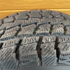 スタットレスタイヤ　TOYO WINTER TRANPATHS 31X10,50 R15LT ダットラ　ハイラックス他ボルト6ケツ車用