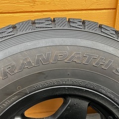 スタットレスタイヤ　TOYO WINTER TRANPATHS 31X10,50 R15LT ダットラ　ハイラックス他ボルト6ケツ車用