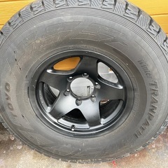 スタットレスタイヤ　TOYO WINTER TRANPATHS 31X10,50 R15LT ダットラ　ハイラックス他ボルト6ケツ車用