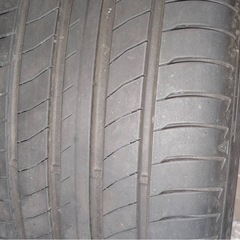 【走行801kmのみ】夏タイヤ4本セット215/45R17