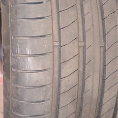 【走行801kmのみ】夏タイヤ4本セット215/45R17