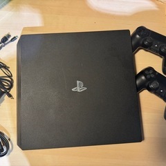 PS4pro,コントローラー2つ、ソフト4つ