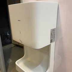 中古品 TOTO ハンドドライヤー コード無し直結