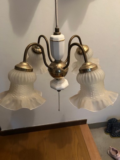 送料込☆昭和レトロ☆アンティークな4灯シャンデリア 4灯シャンデリア 昭和レトロ 送料込☆昭和レトロ☆アンティークな4灯