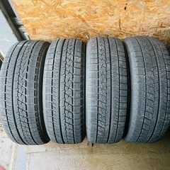 極上タイヤ　BRIDGESTONE ブリヂストン　ブリジストン　VRX 215/60R17 スタッドレス　タイヤ　2017年製　17インチ