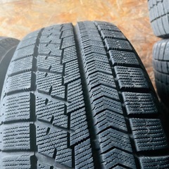 極上タイヤ　BRIDGESTONE ブリヂストン　ブリジストン　VRX 215/60R17 スタッドレス　タイヤ　2017年製　17インチ