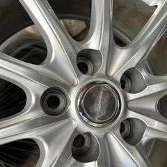 ブリヂストン スタッドレスタイヤ🛞  トヨタのハリアー車