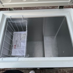 2022年製 電気式冷凍庫 ホワイト