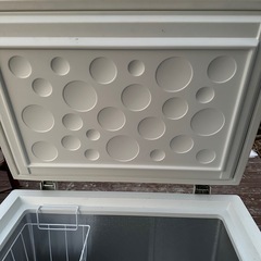 2022年製 電気式冷凍庫 ホワイト