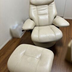 カリモク ザファースト リクライニングソファ（オットマン付き）