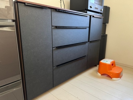 家具メーカーのキッチンボード