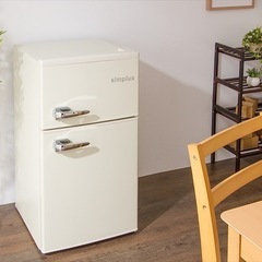  【完売品】ドラマでも使われたレトロ冷蔵庫、ほぼ新品、定価3万円弱  